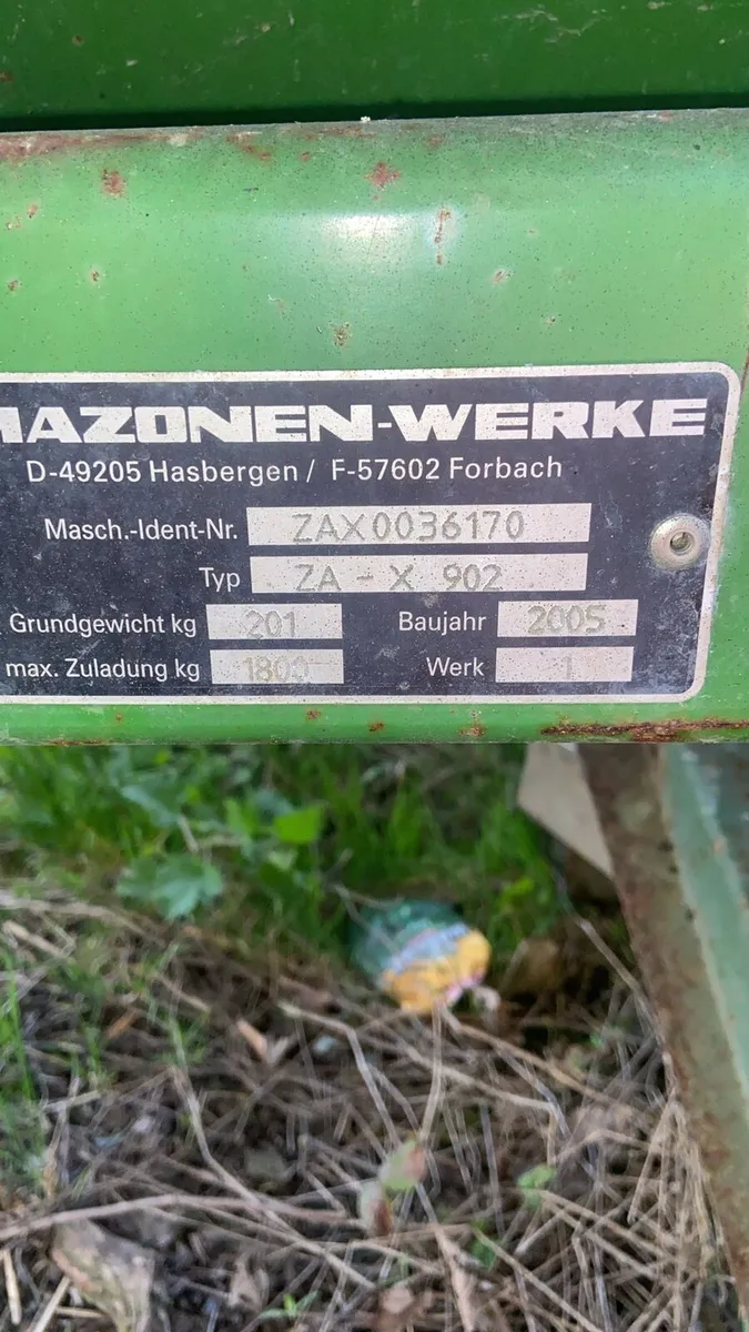 Fertiliser spreader - Image 4