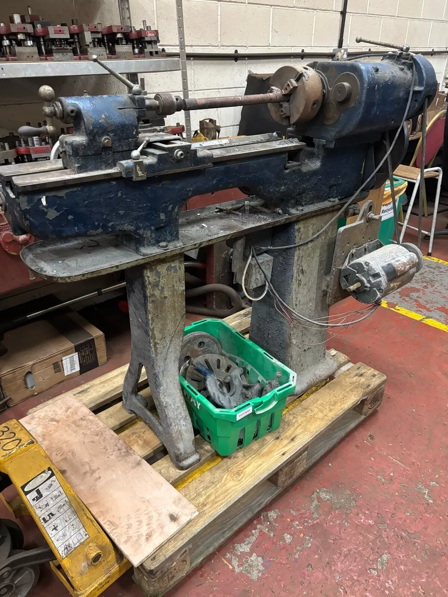 Denham British lathe 240v single phase & tooling - Image 2