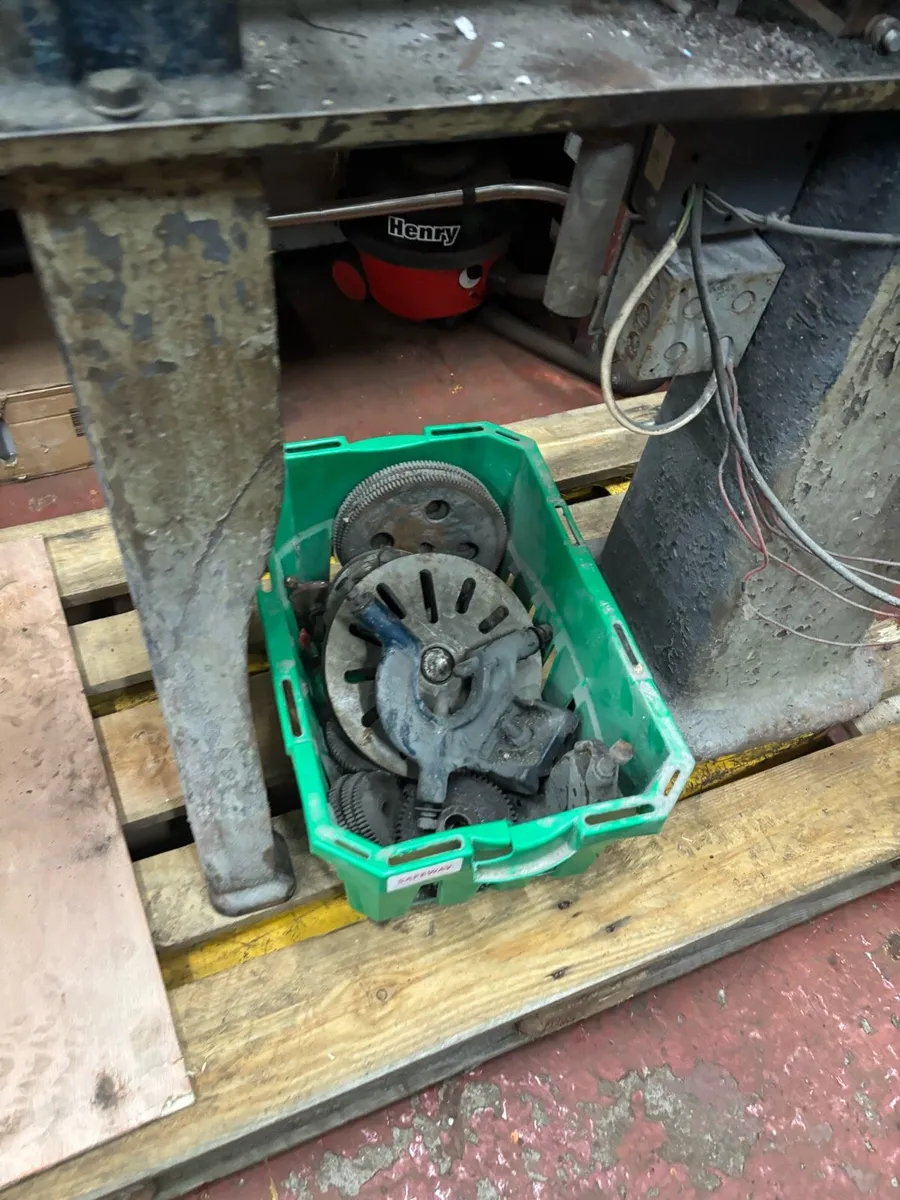 Denham British lathe 240v single phase & tooling - Image 3