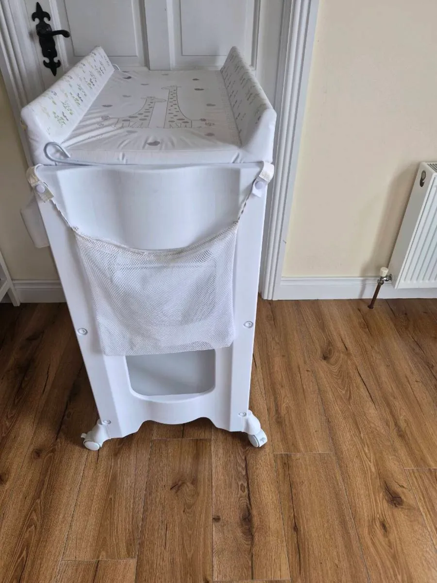 Babylo change table - Image 2