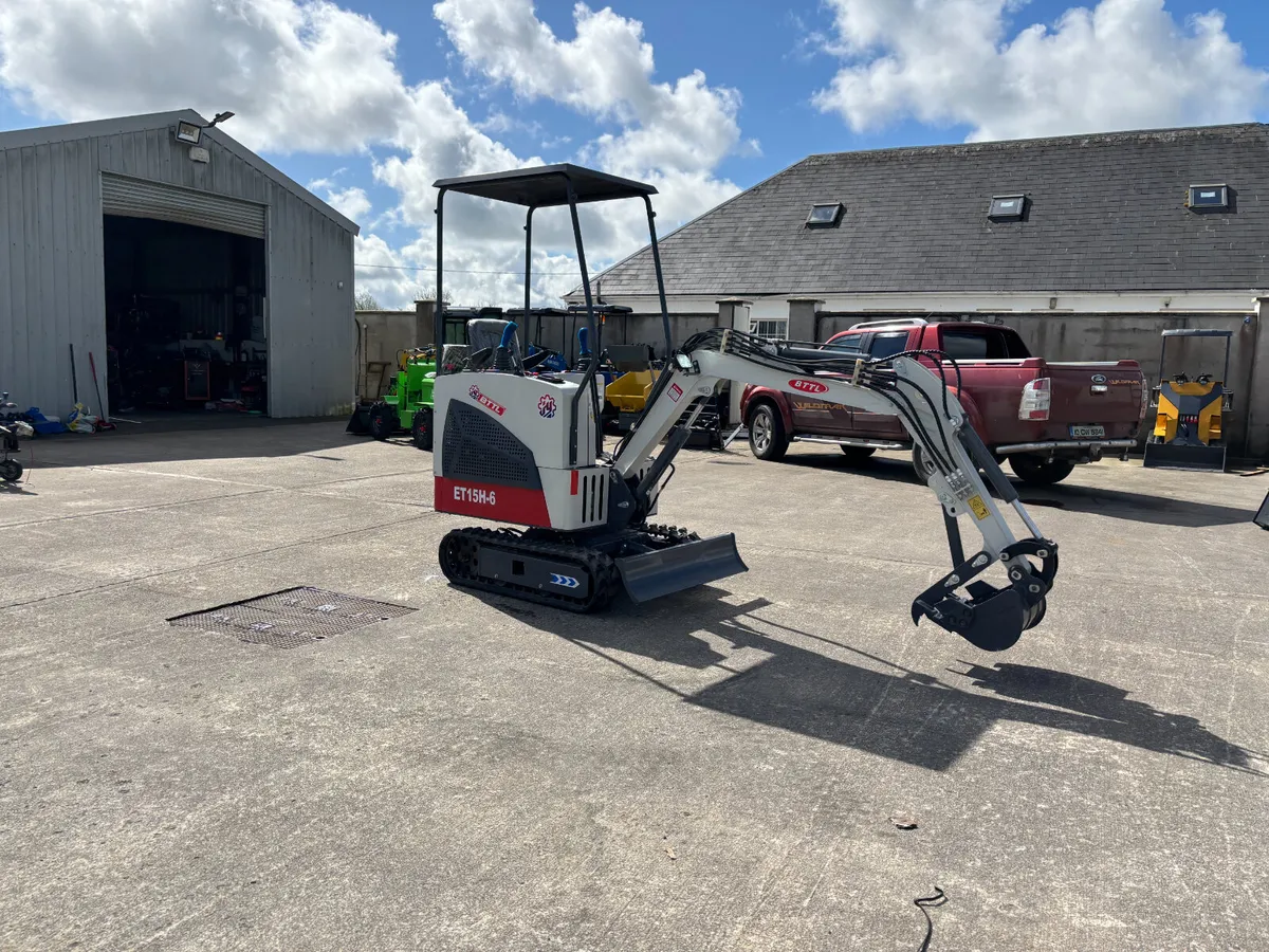 Briggs & Stratton Powered BTTL 1.5 Ton Mini Digger - Image 2