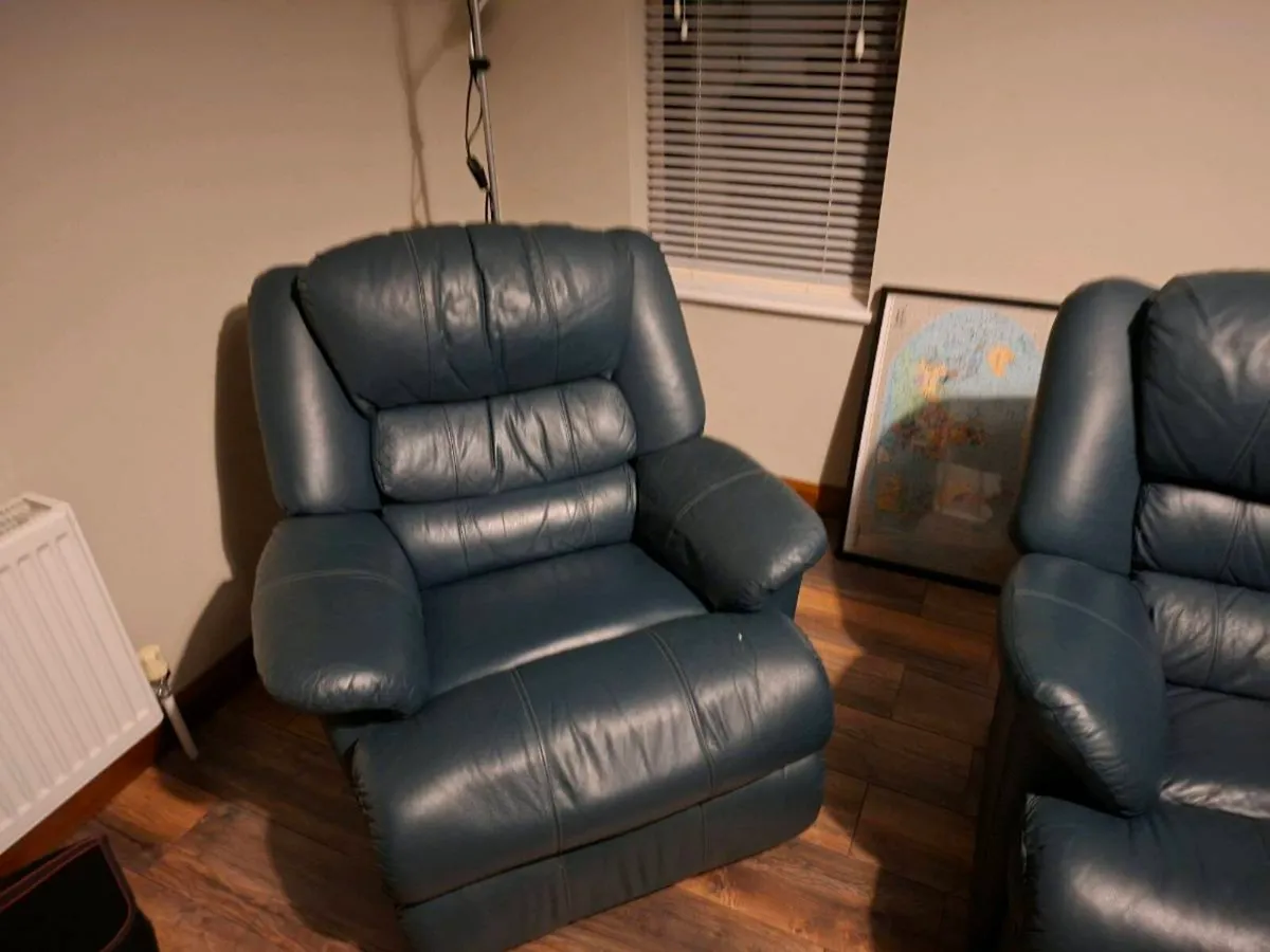 Leather couch blue - Image 3