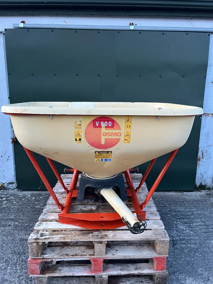 Fertiliser Spreader - Image 1