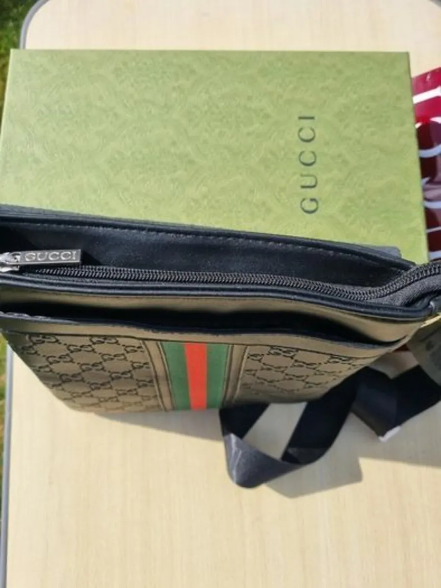 Black Gucci messenger bag - Image 4