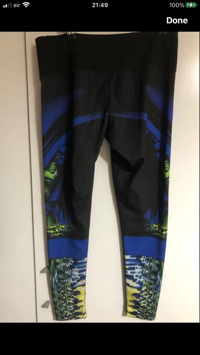 Ladies adidas leggings size 12/14 €15 - Image 2