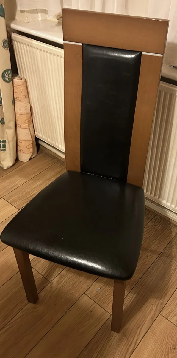 Dining Table and 4 chairs - Image 2