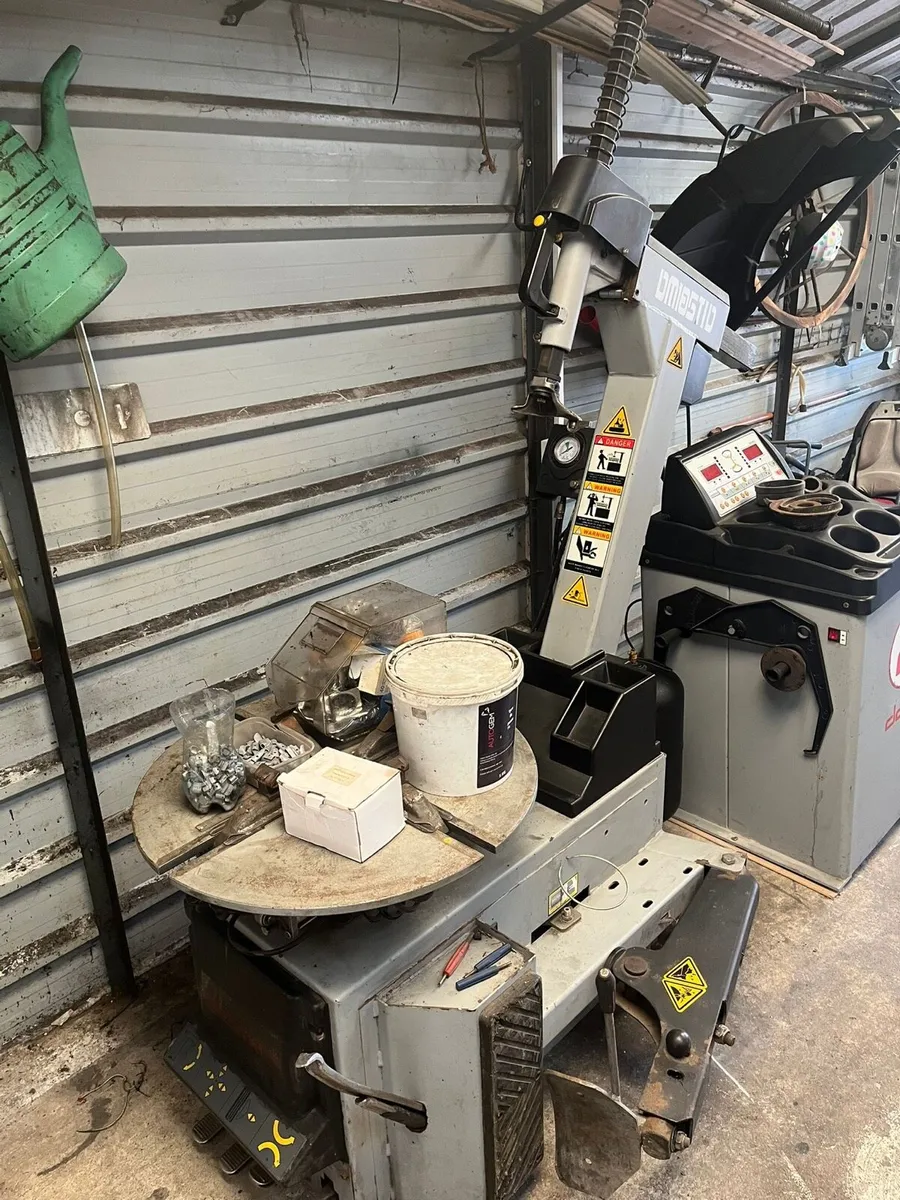 Tyre changer & Balancer - Image 2