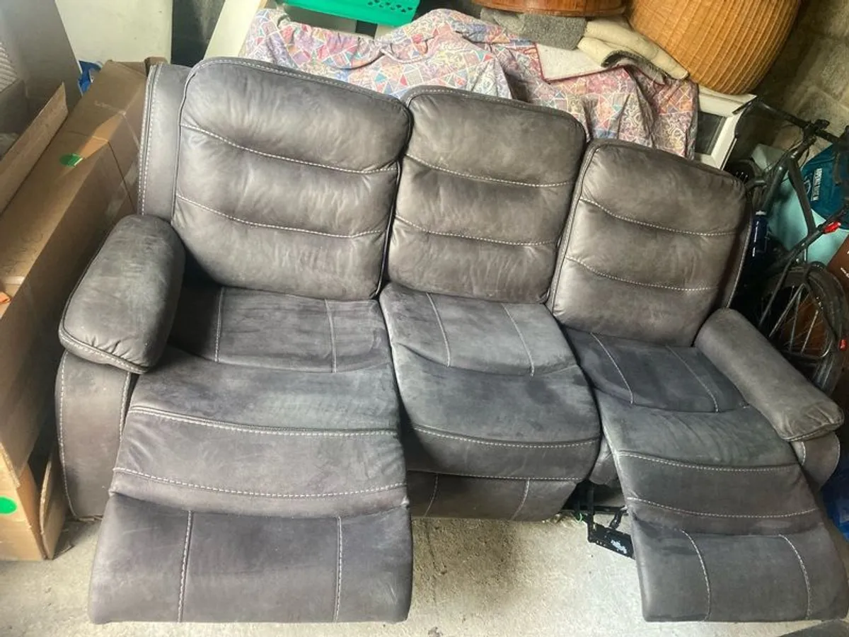 3 Seater Leather Reclining Sofa - Image 2