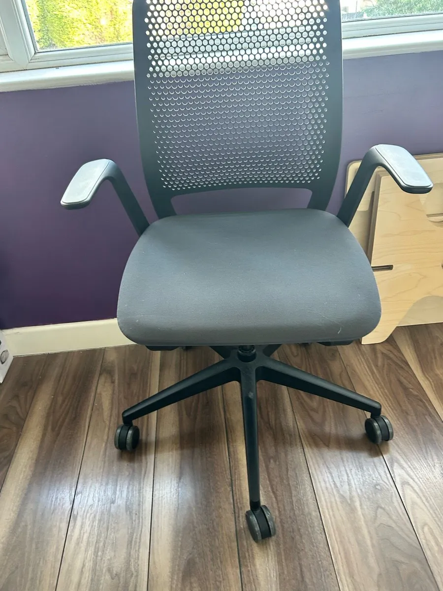 Office Chair - Image 1