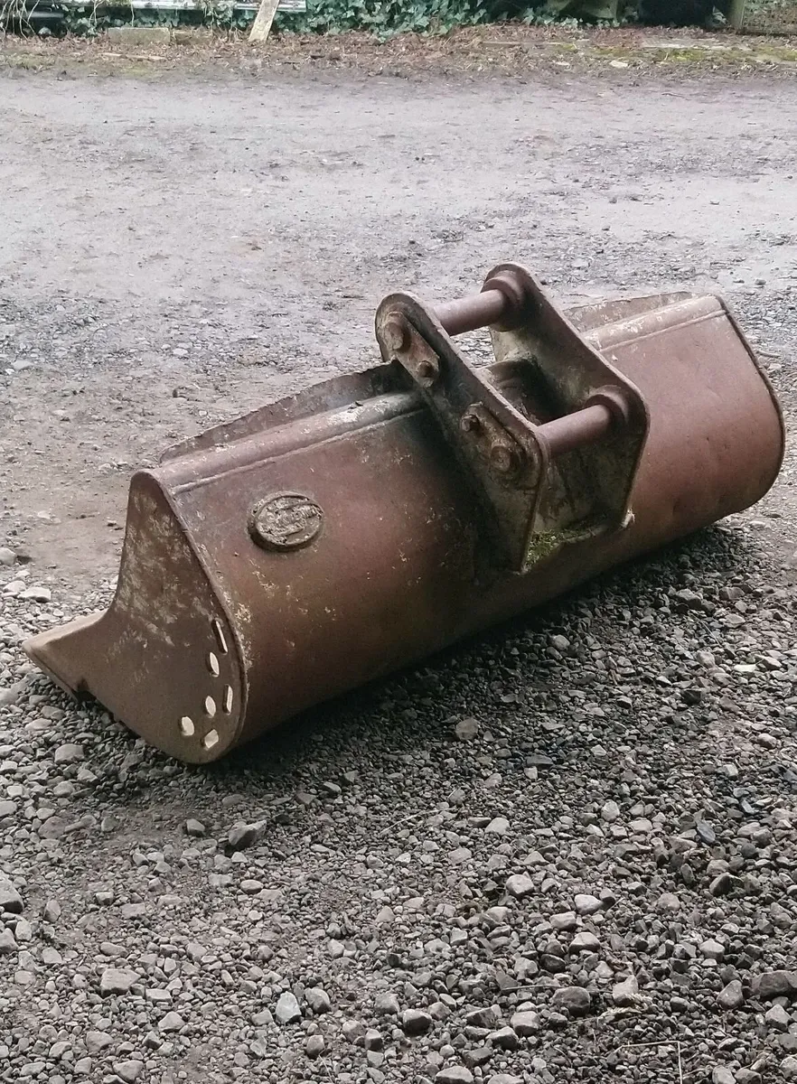 KUBOTA 8 TON SHEUGH BUCKET 60mm pins - Image 2