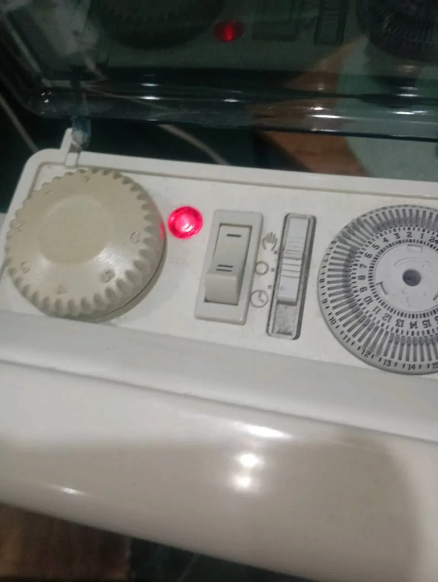 3x dimplex wall panel heaters - Image 4