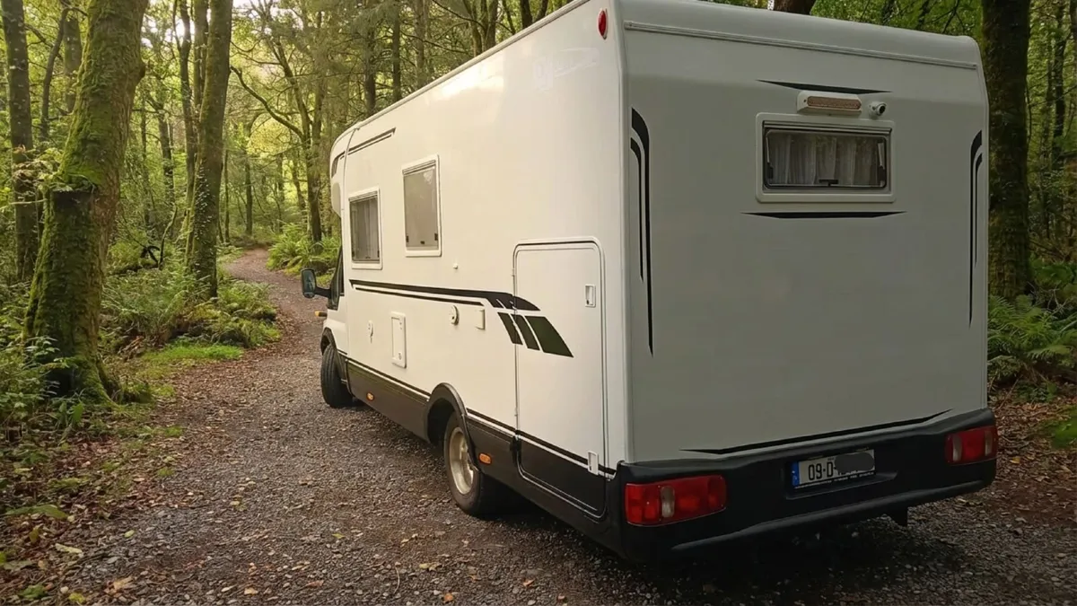 2009, motorhome/camper - Image 3