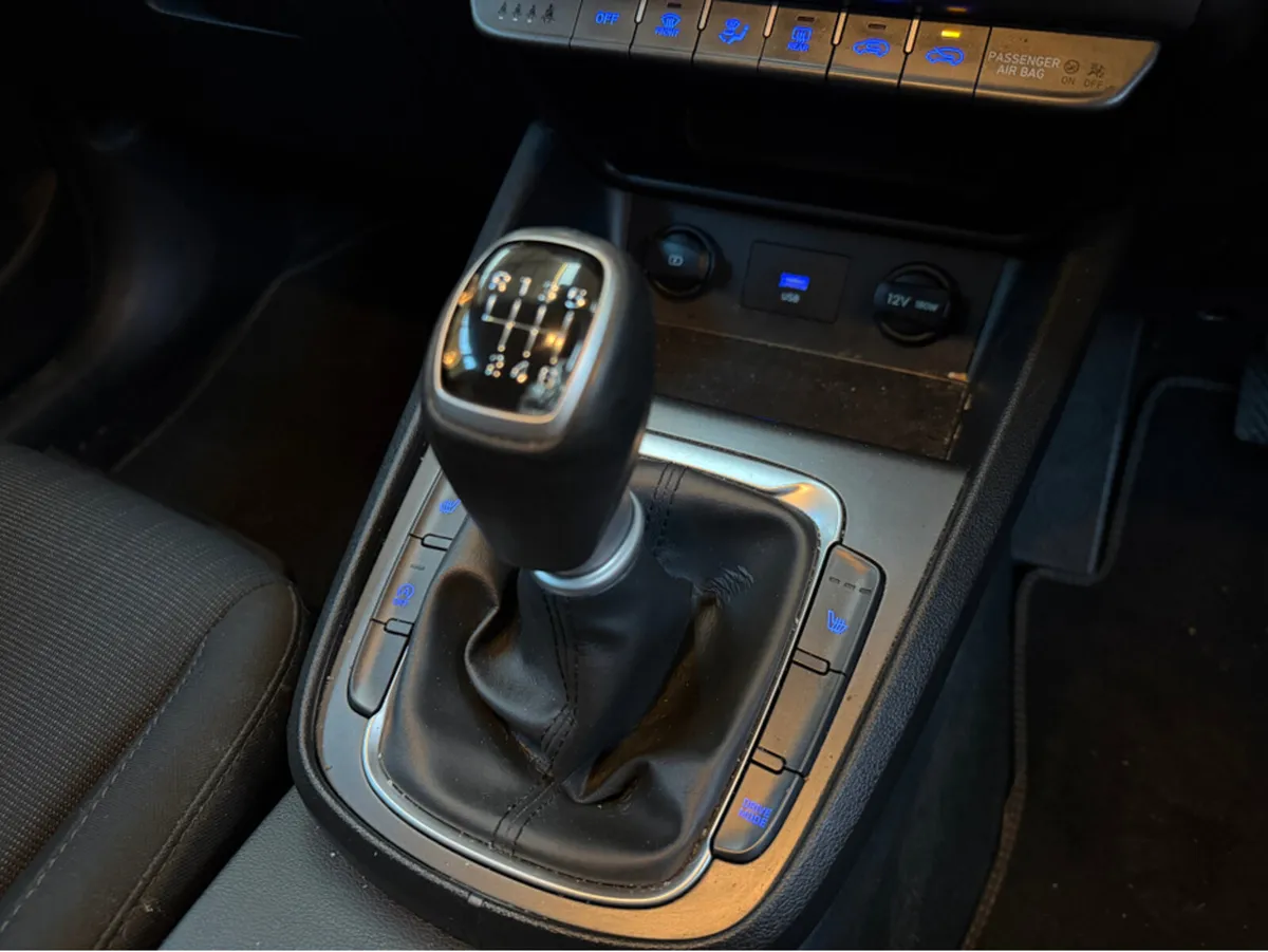 Hyundai KONA KAUAI MILD HYBRID COMMERCIAL 5DR - Image 4