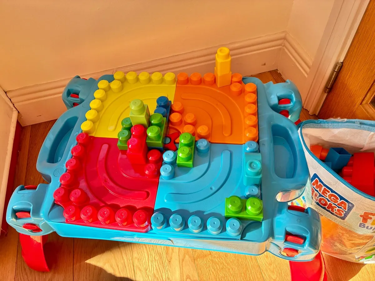 Duplo table and blocks - Image 2