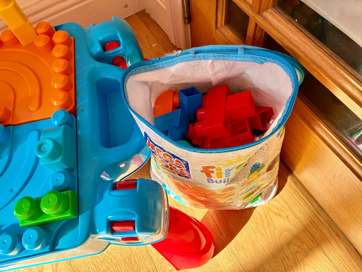 Duplo table and blocks - Image 3