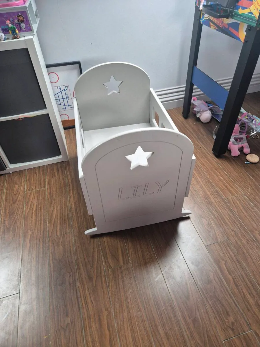 Vintage kids car and kids cot - Image 1