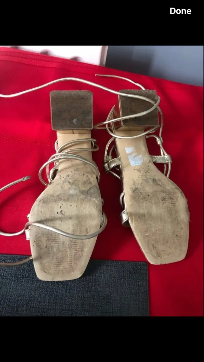 Ladies gold shoes size 4 €5 - Image 2