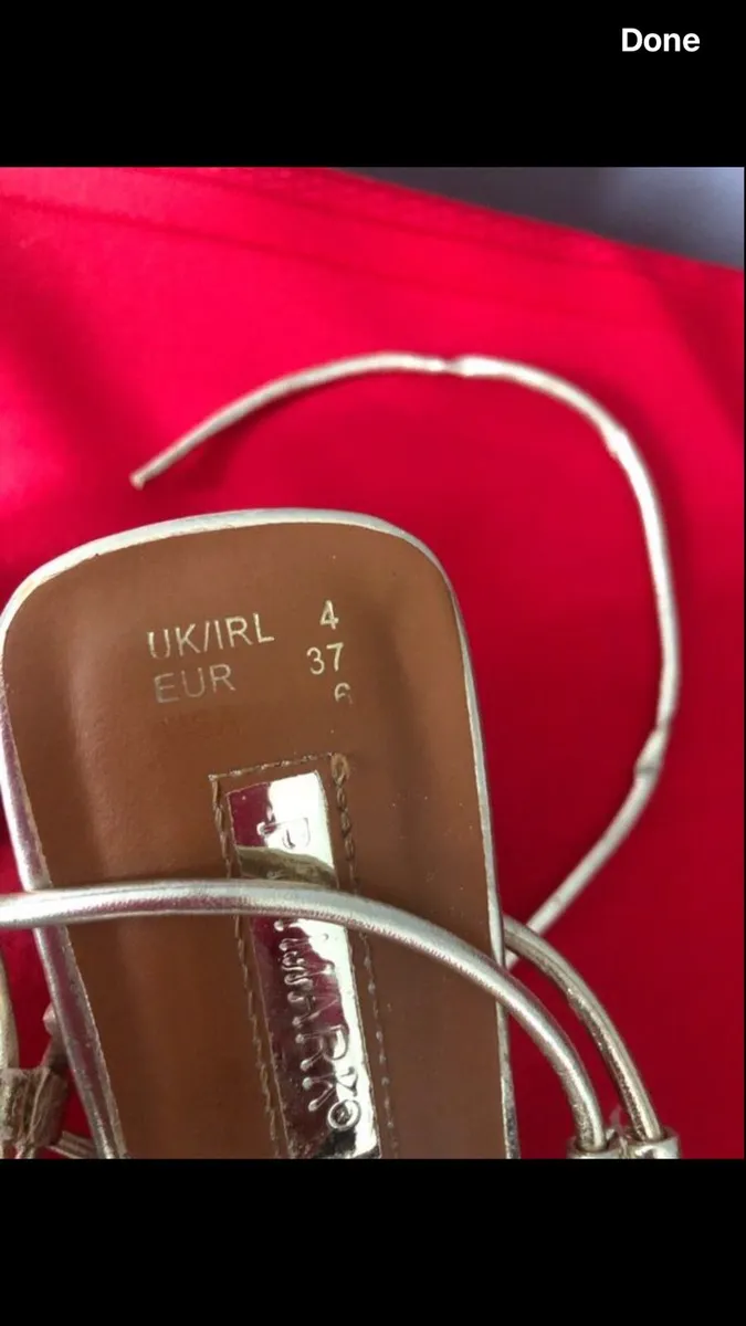 Ladies gold shoes size 4 €5 - Image 4