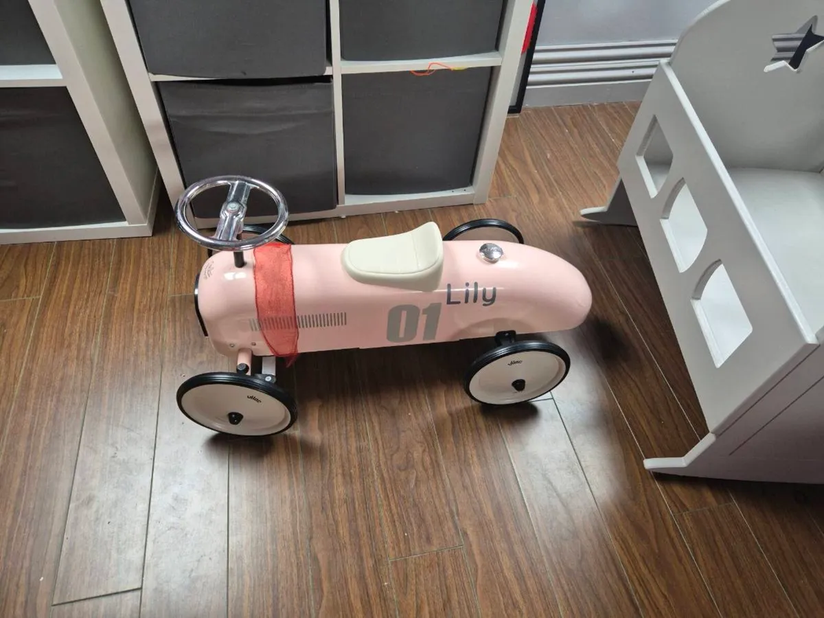 Vintage kids car and kids cot - Image 4