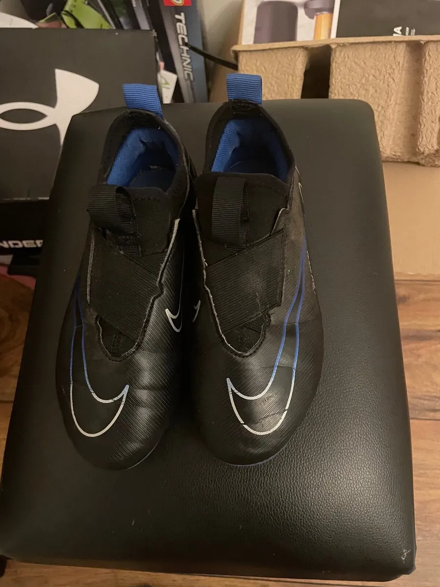 Football boots - Image 2