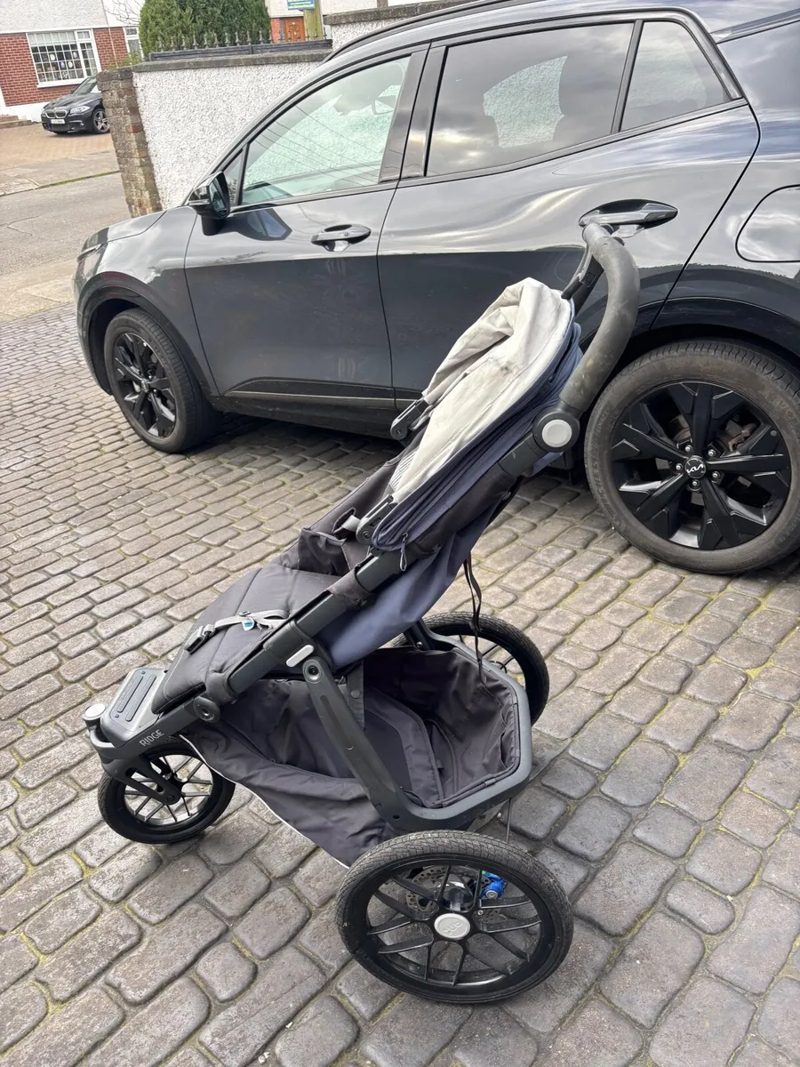 Baby stroller - Image 1