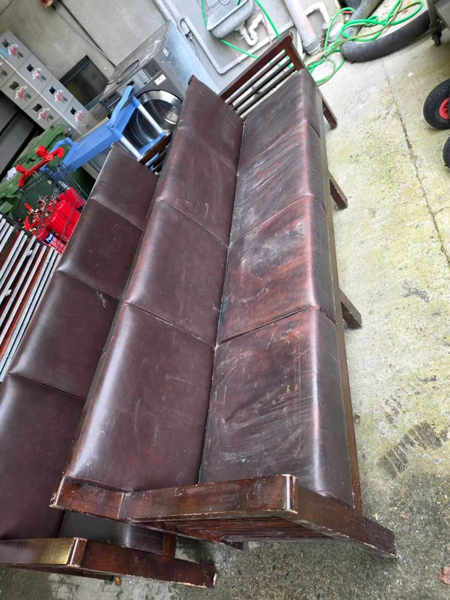 Large seater - Image 2