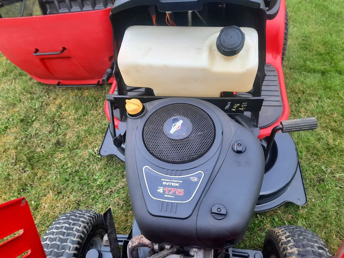 Snapper Ride On Lawnmower - Image 2