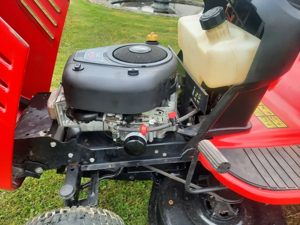 Snapper Ride On Lawnmower - Image 3