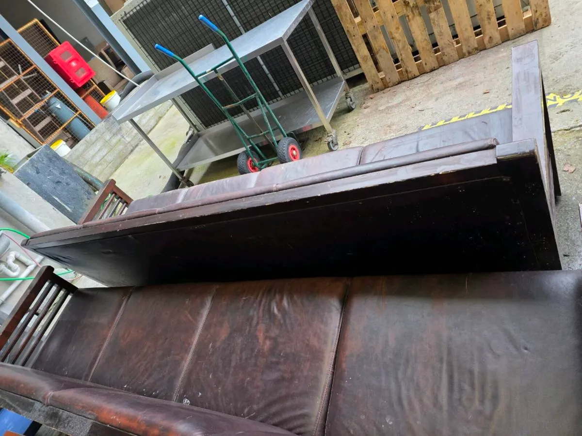 Large seater - Image 1