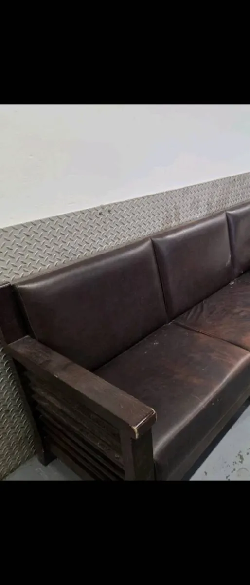 Large seater - Image 3