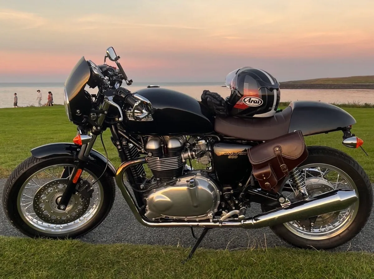 Triumph thruxton 900 - Image 4