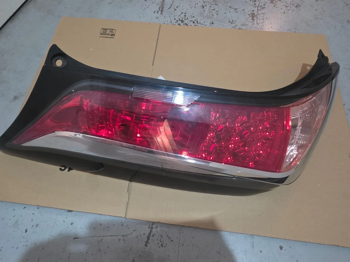 Head / tail lights - Image 1