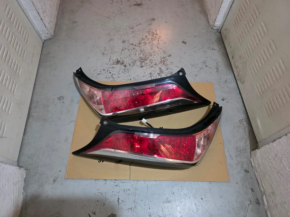 Head / tail lights - Image 2