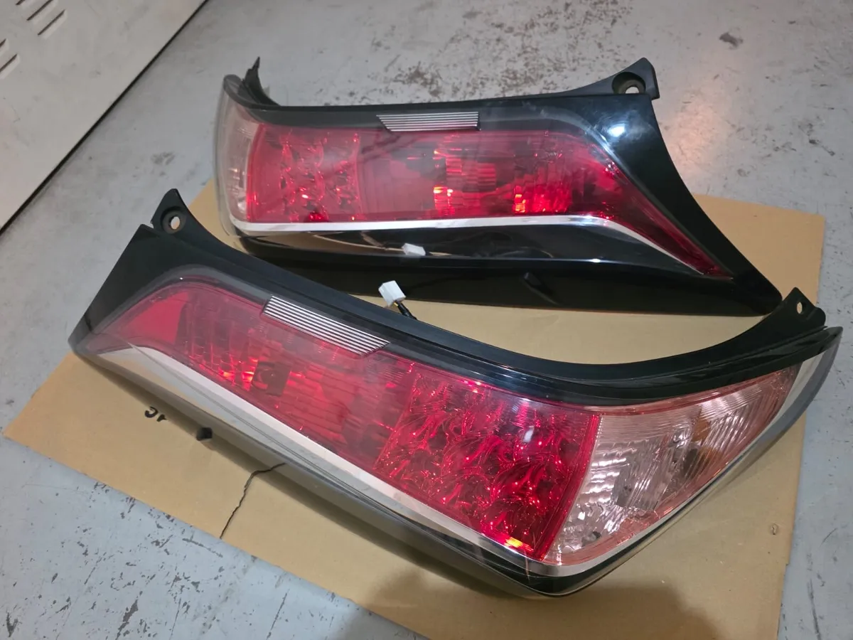 Head / tail lights - Image 4