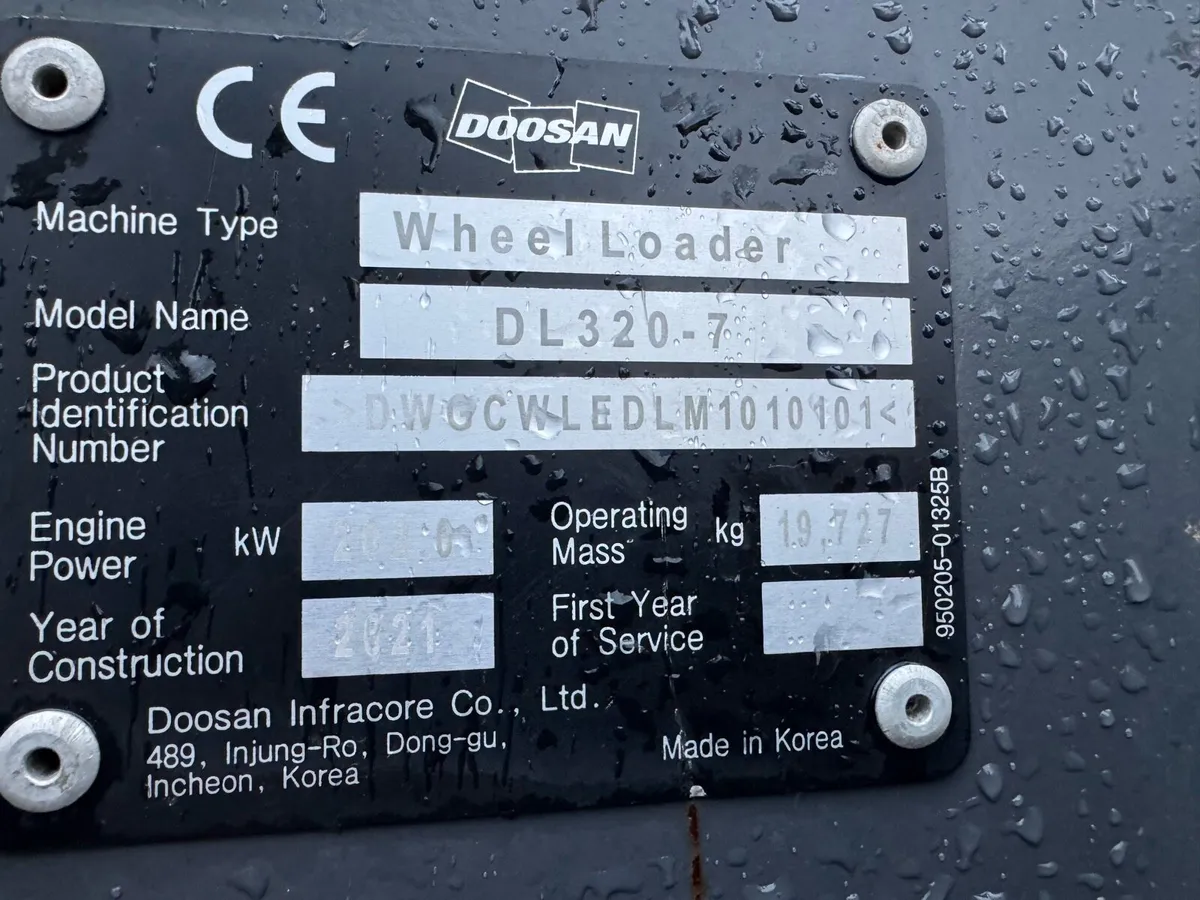 2021 Doosan DL320-7 - Image 2
