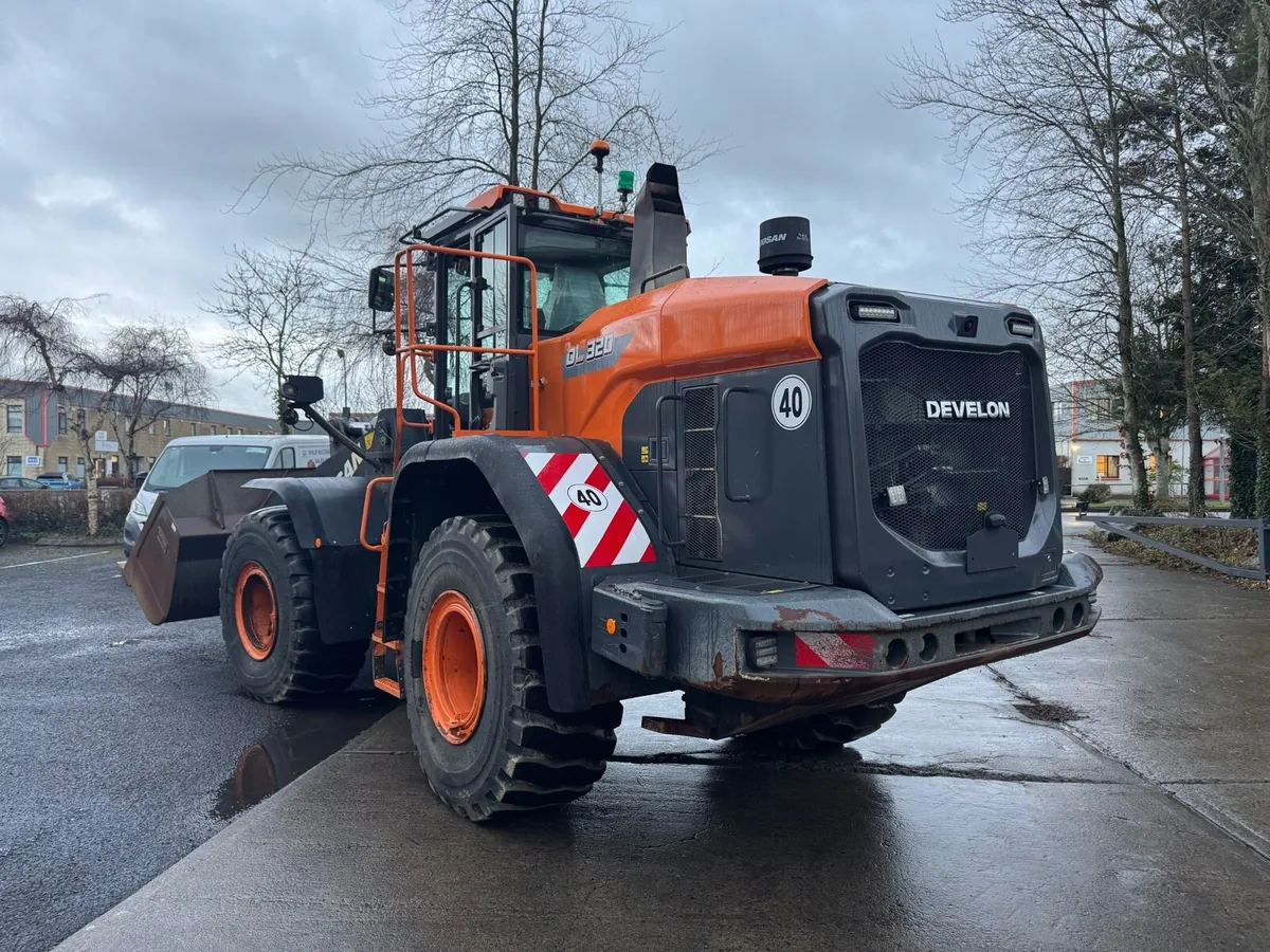 2021 Doosan DL320-7 - Image 4