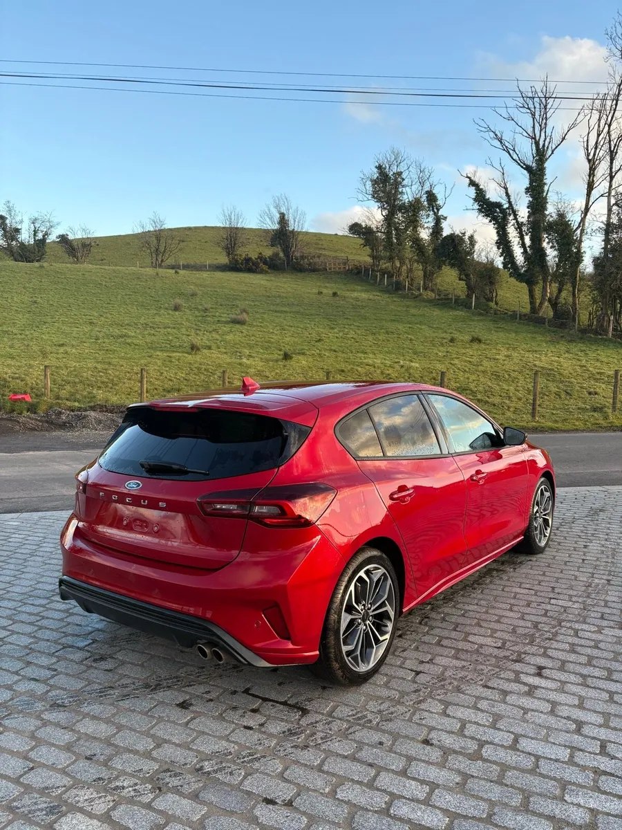 2025 Ford Focus ST-Line X - Image 3