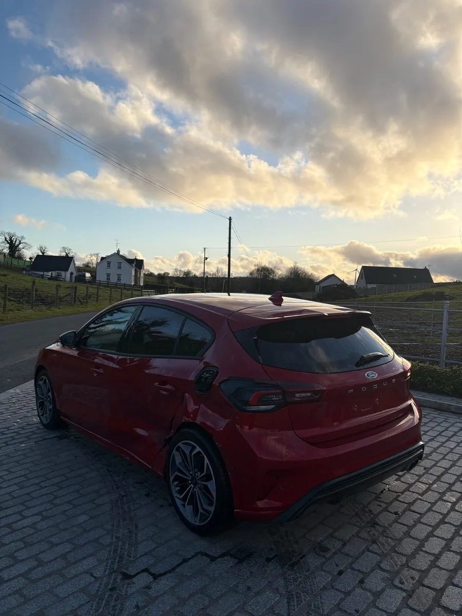 2025 Ford Focus ST-Line X - Image 4