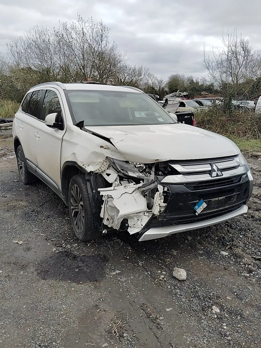 Breaking Mitsubishi outlander 2016 diesel - Image 1