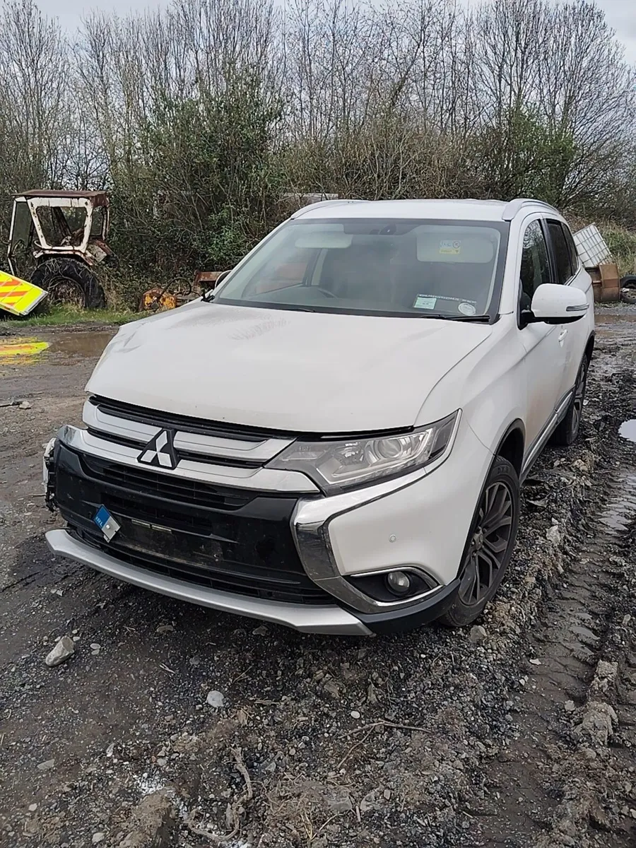 Breaking Mitsubishi outlander 2016 diesel - Image 2