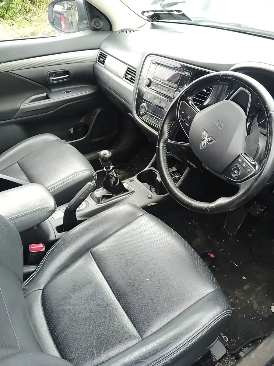 Breaking Mitsubishi outlander 2016 diesel - Image 4