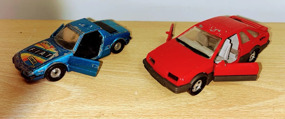 Two model cars Corgi and Matchbox - Image 1