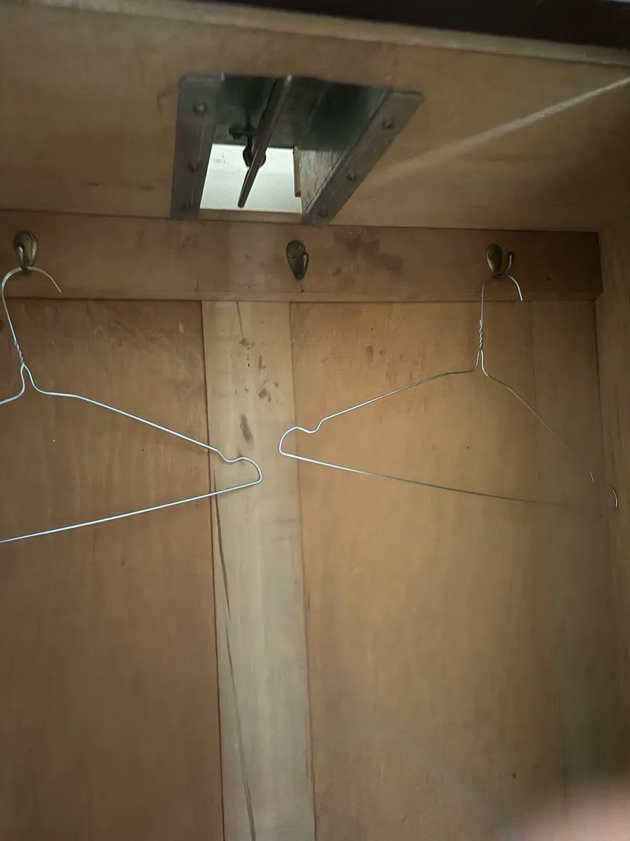 Wardrobe -FREE - Image 3