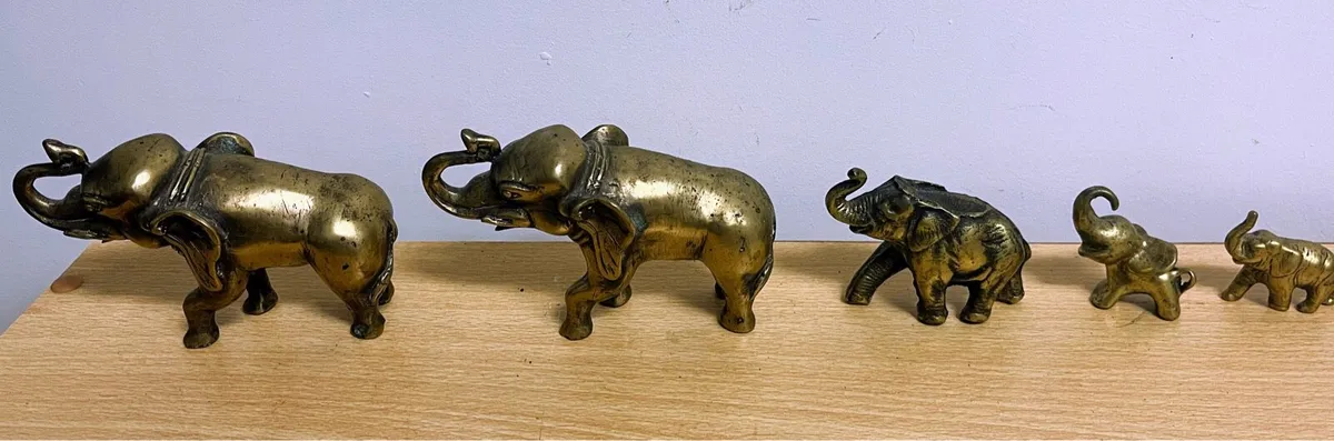 Vintage brass family of Elephants - Image 2