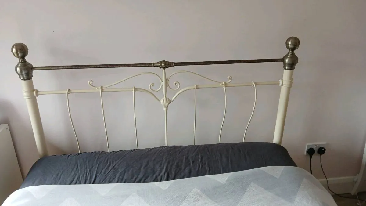Metal Headboard - Image 1