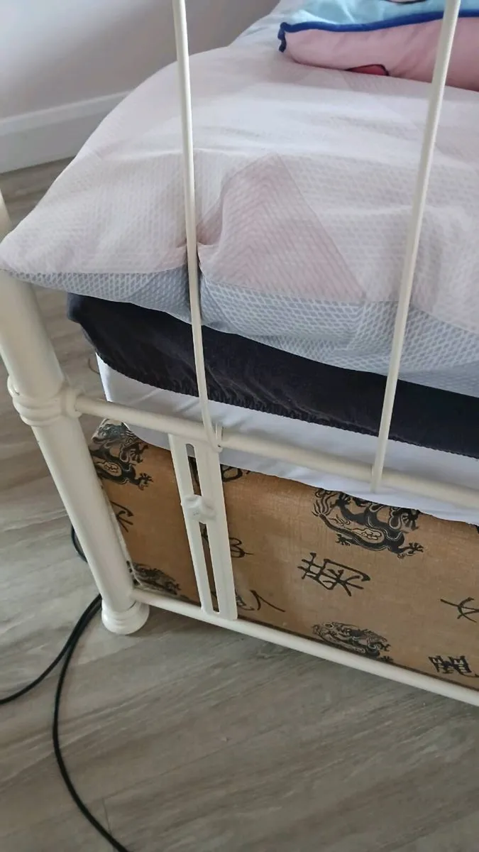 Metal Headboard - Image 3