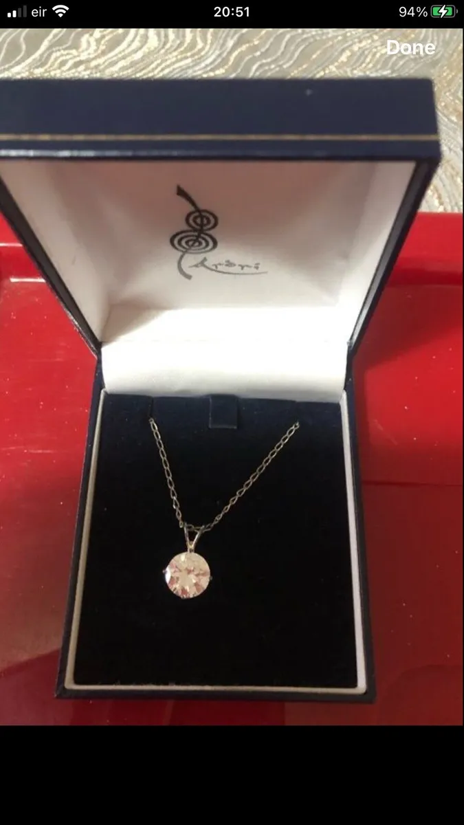 Ladies sliver necklace €20 - Image 4