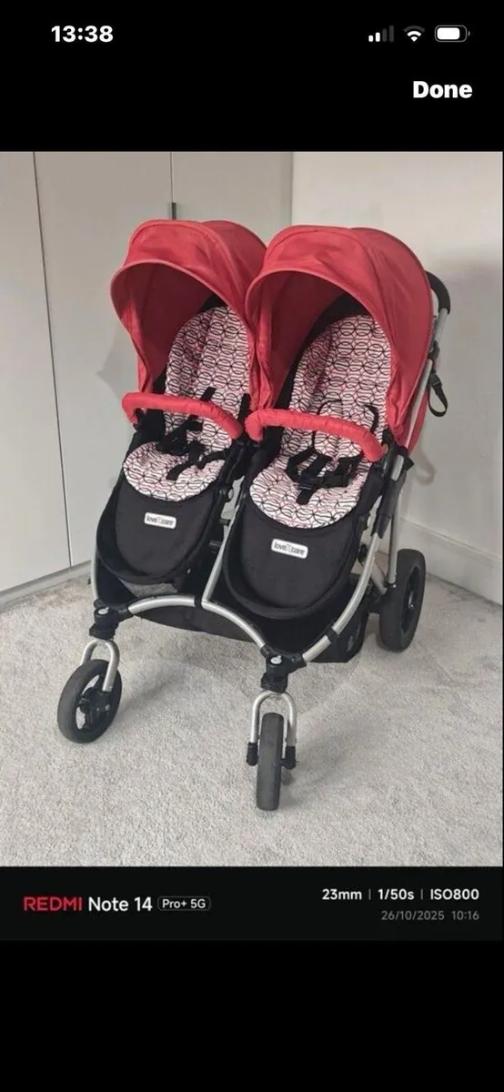 Double stroller with accessories - Image 1