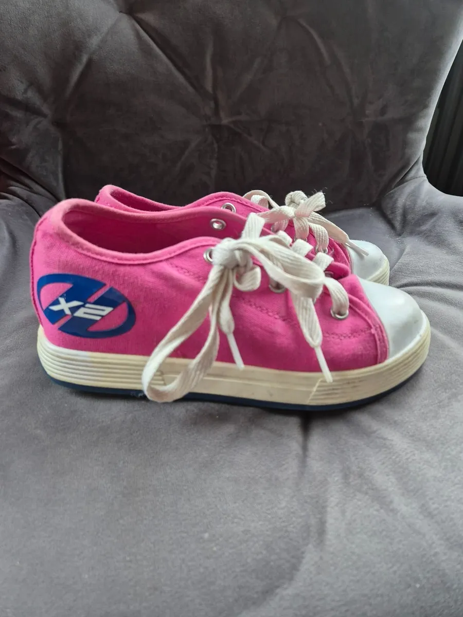 Heelys shoes size UK1 or EUR33 - Image 1
