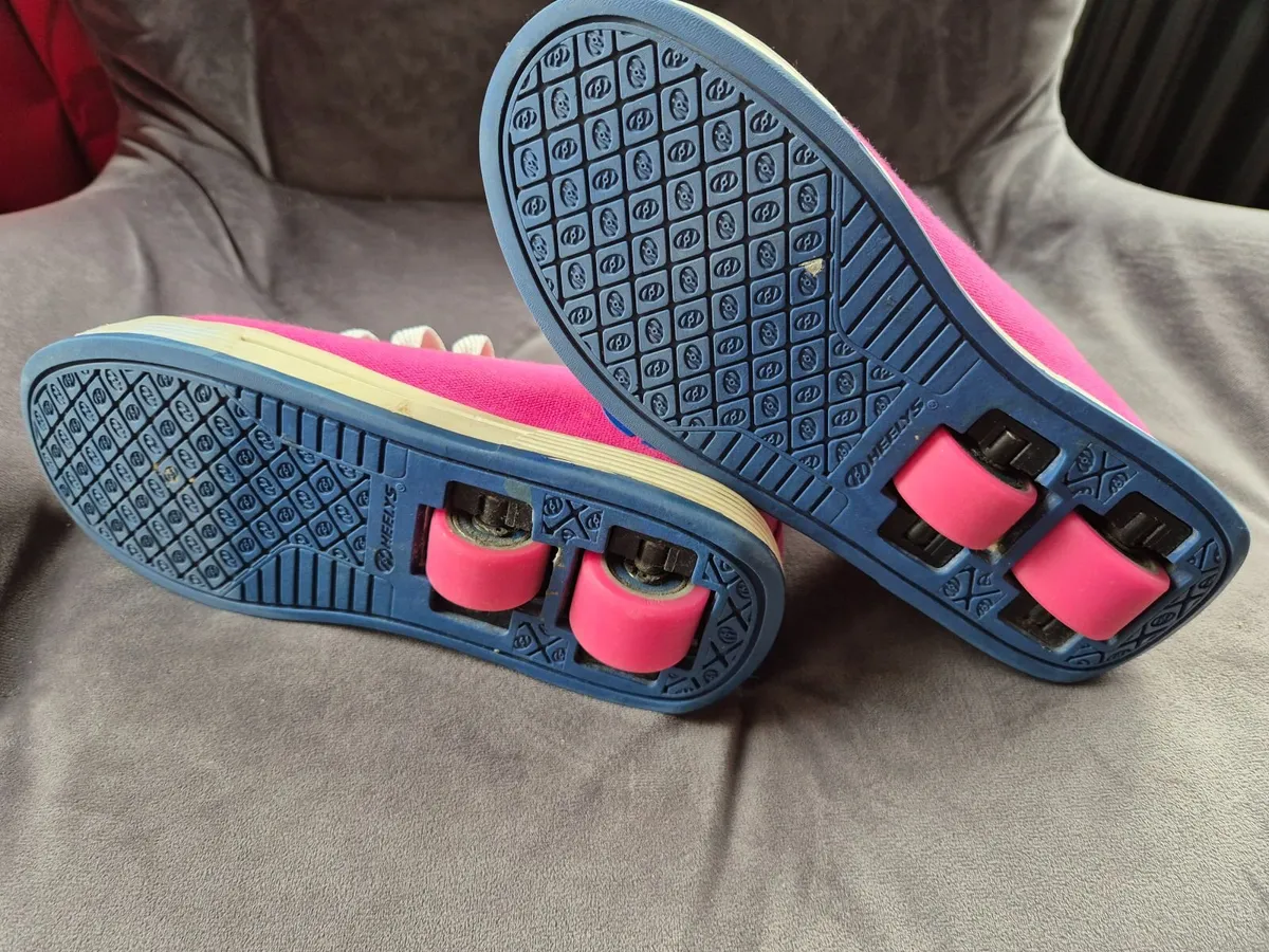 Heelys shoes size UK1 or EUR33 - Image 4